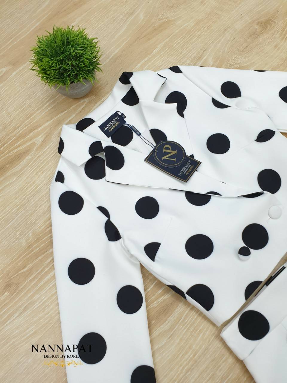 เดรสลายจุดเล่นกระดุมหน้าไข่มุก