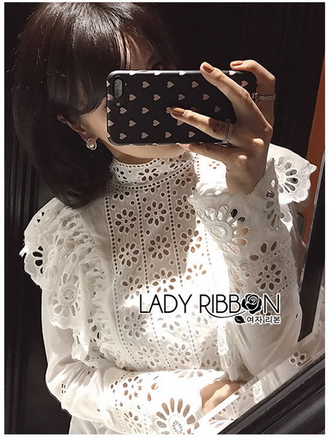 เสื้อผ้าคอตตอนสีขาวทรงคอสูงฉลุลาย