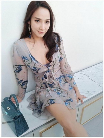 Chiffon Dress เดรสผ้าชีฟองพิมพ์ลายดอกไม้สีน้ำเงิน