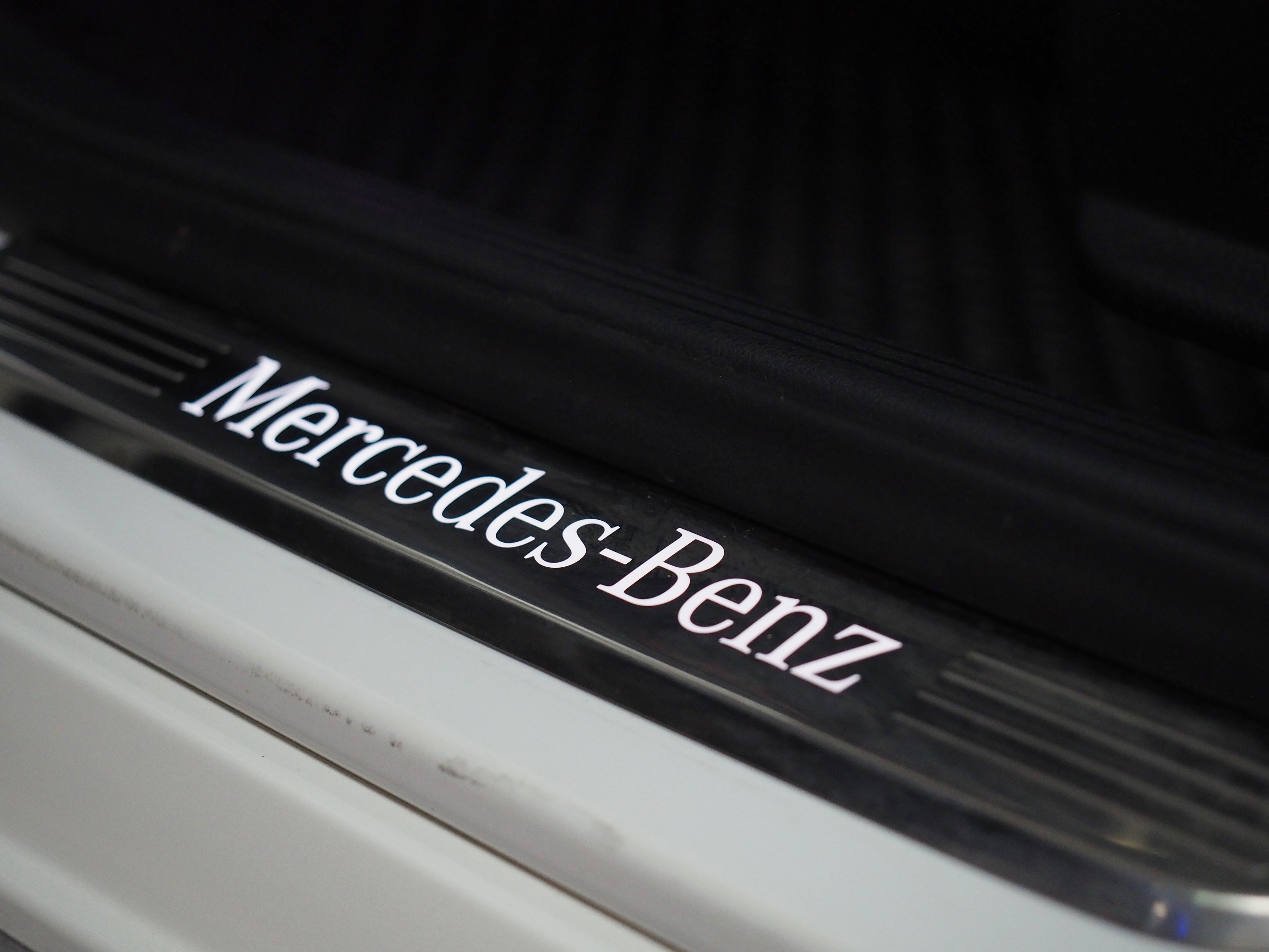 จองแล้ว C300e Plug in Hybrid Avantgarde W205