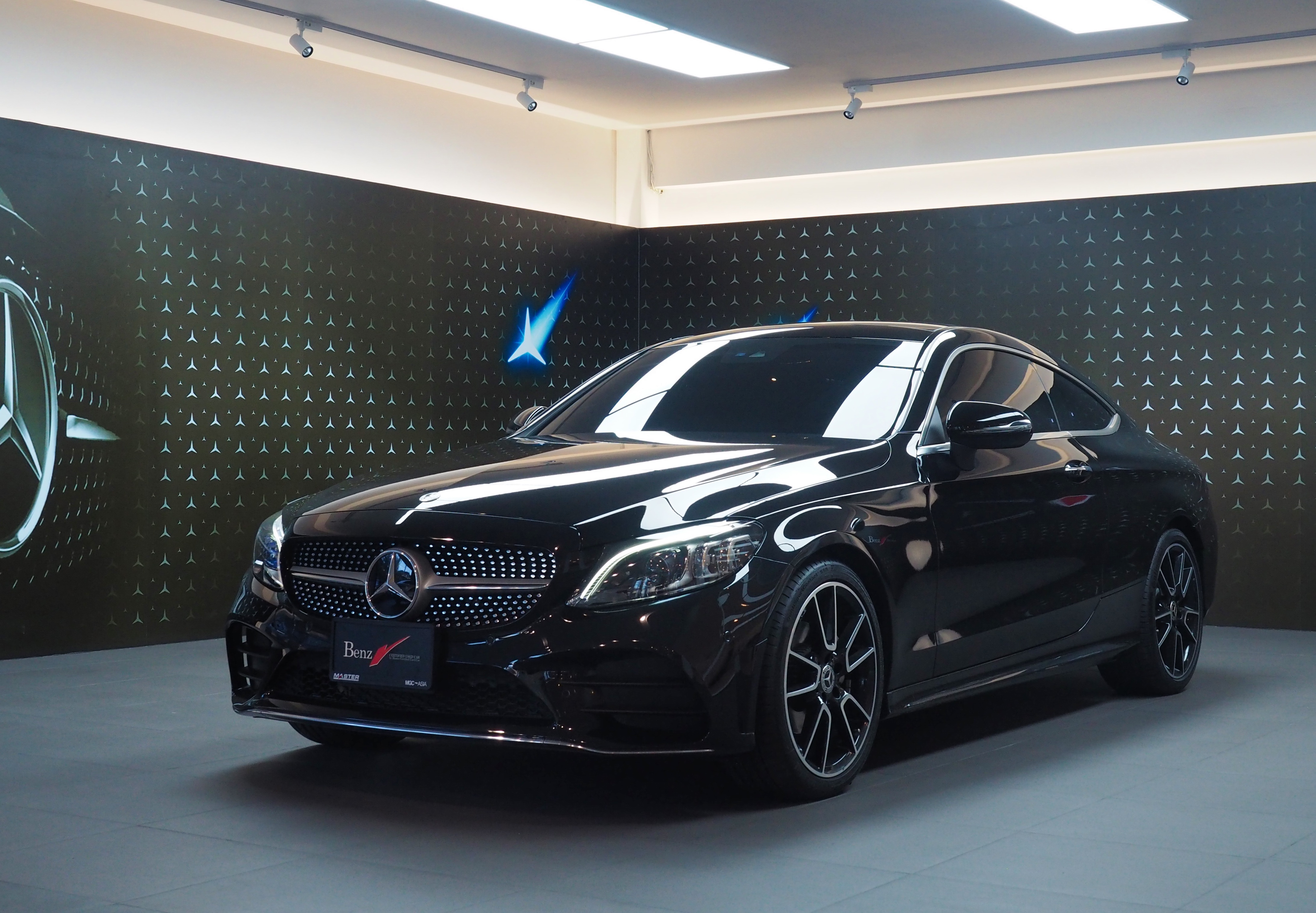 จองแล้ว C200 Coupe AMG W205