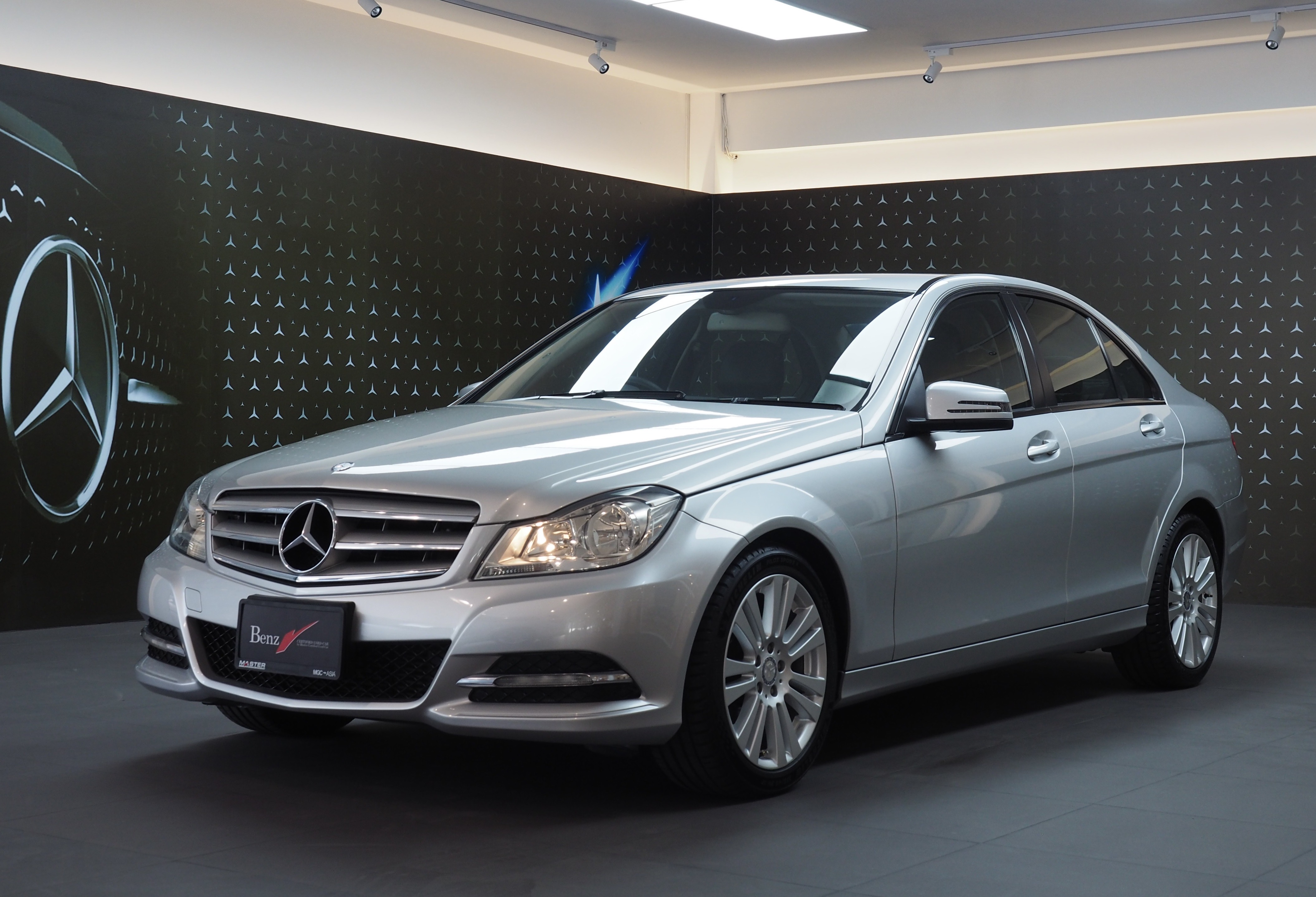 จองแล้ว C200 CGI Style W204