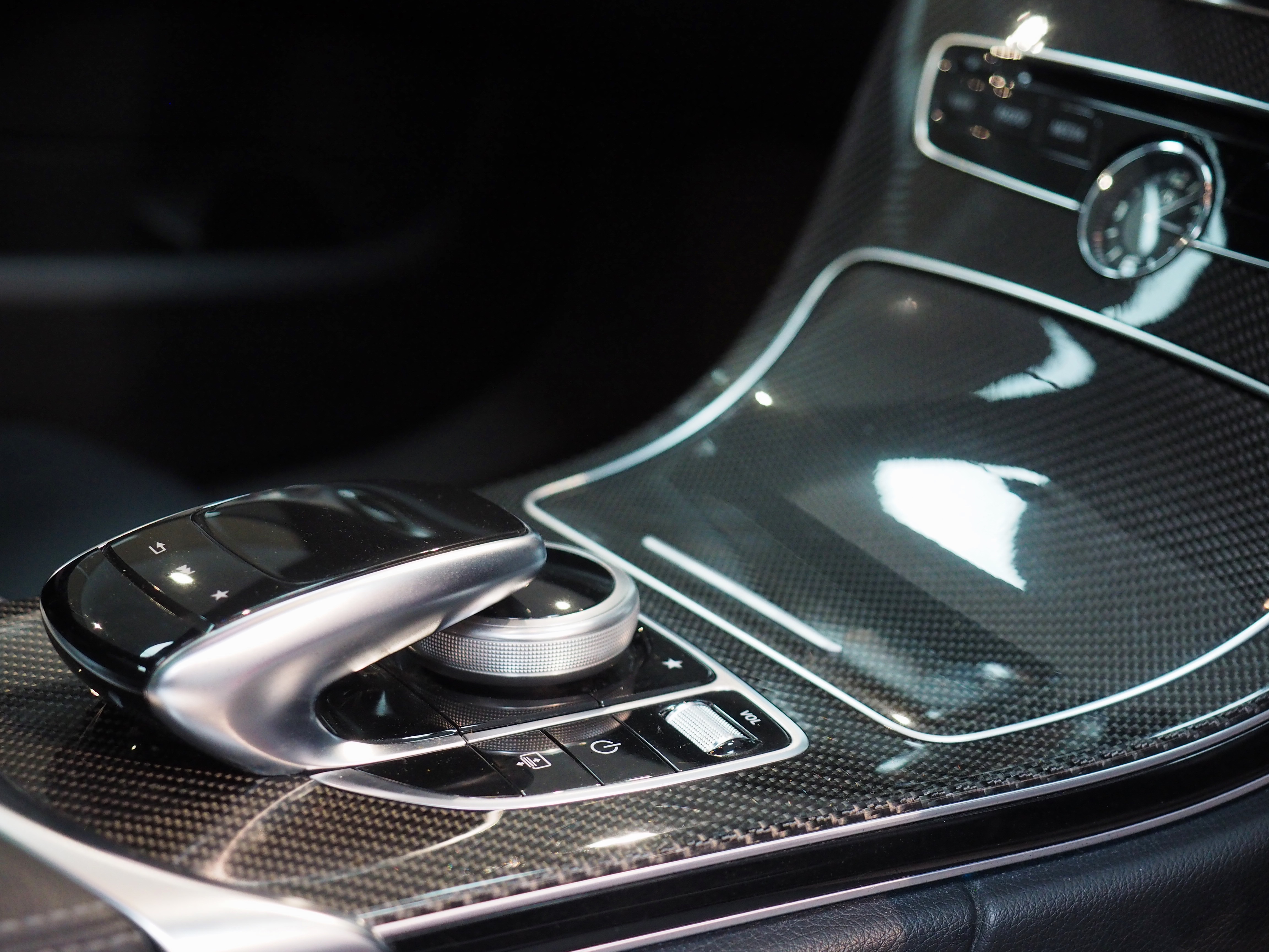 จองแล้ว C350e AMG Plug in Hybrid W205