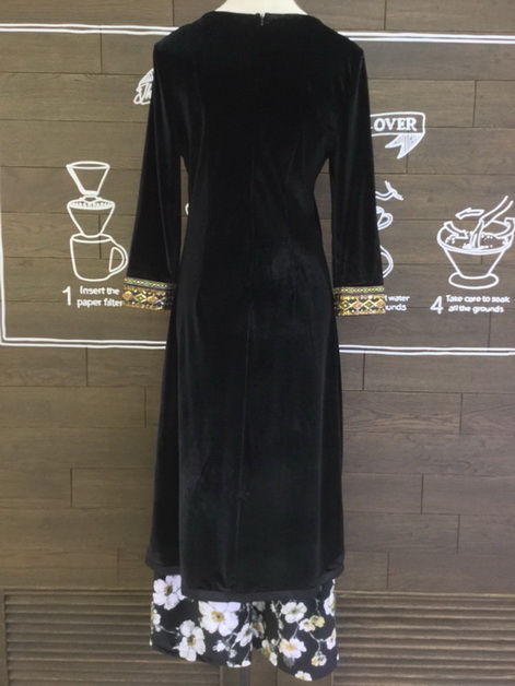 เสื้อตัวยาวกำมะหยี่พร้อมกับกางเกง