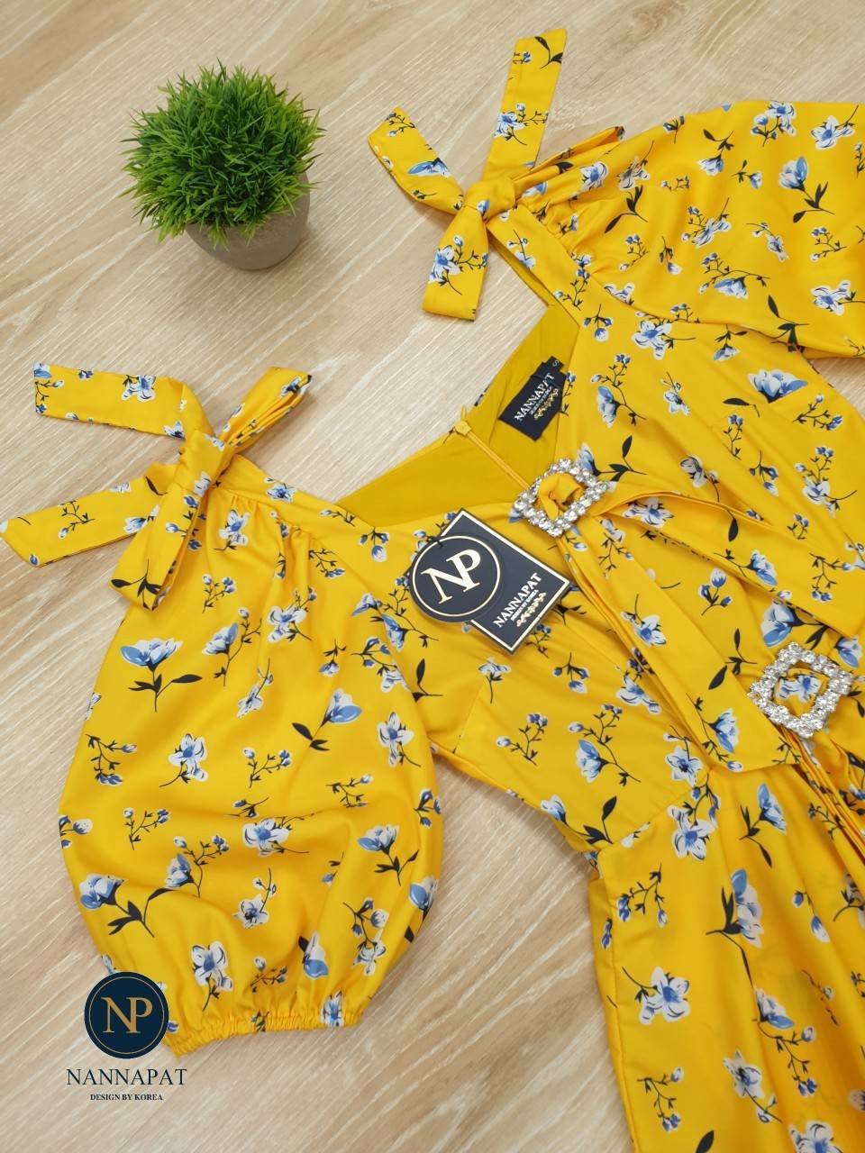 เดรสเหลืองซับในเป็นกางเกง