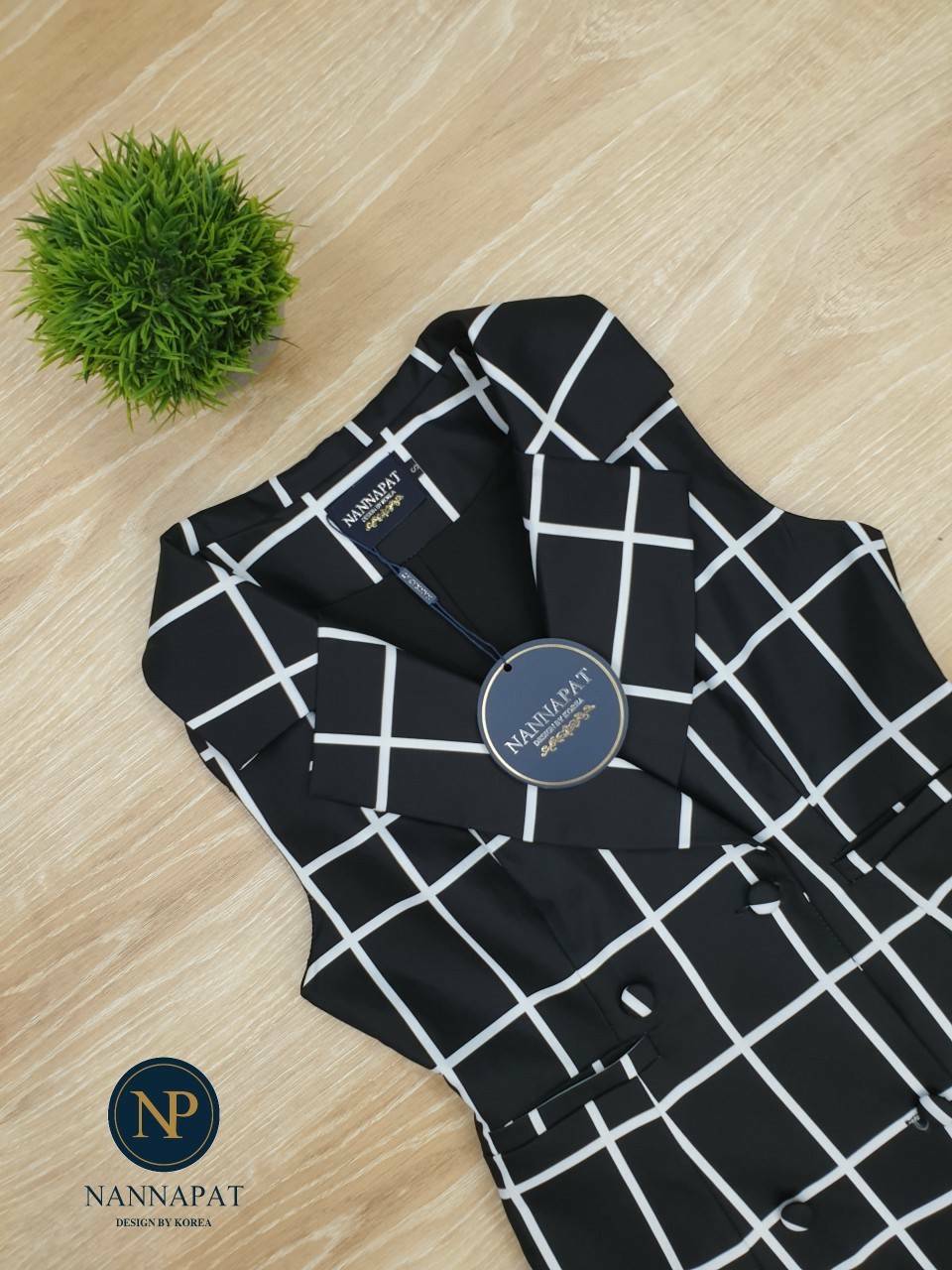 เสื้อสูทแขนกุด กระดุมหน้า