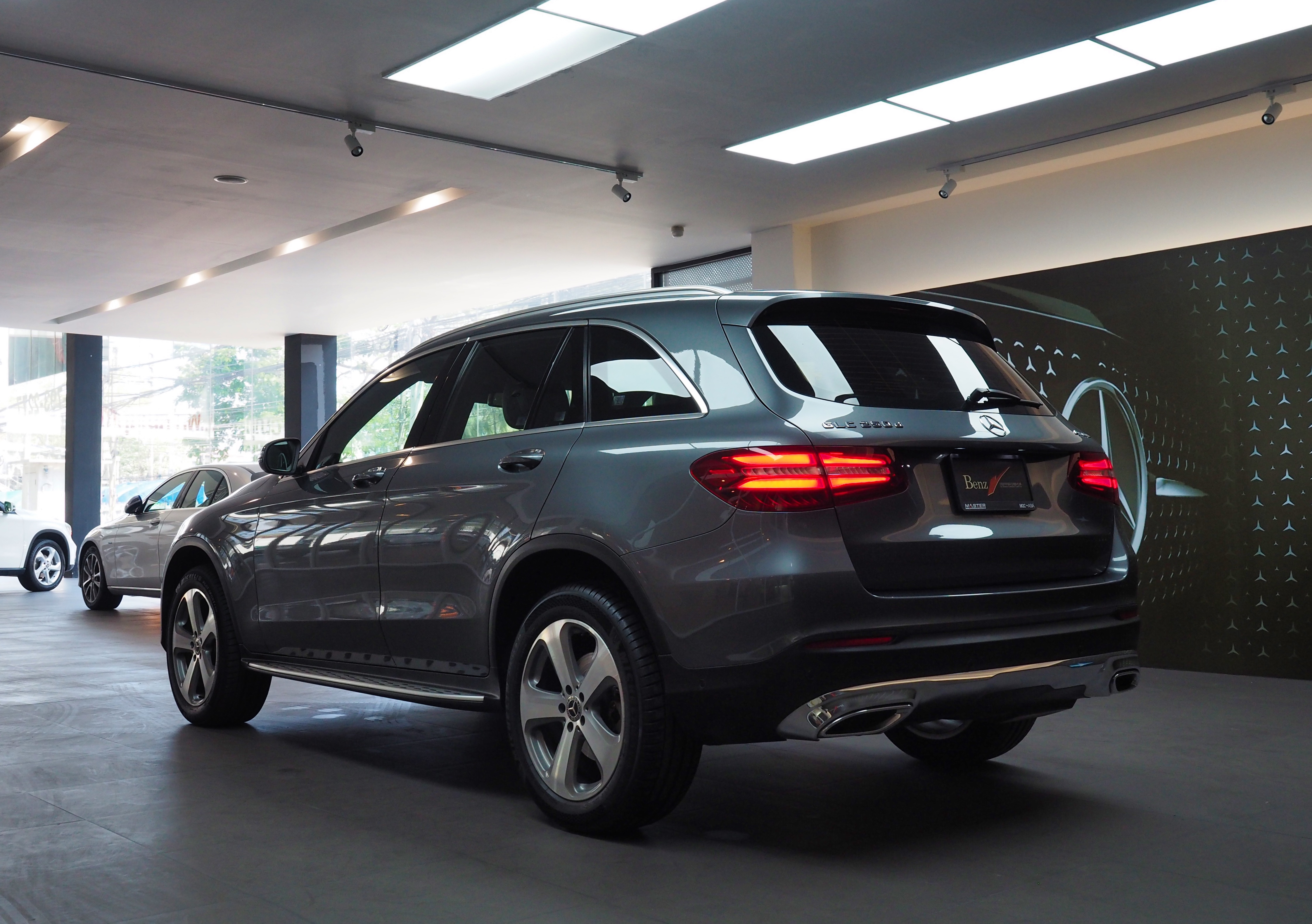 จองแล้ว GLC250d Off Road 4MATIC W253