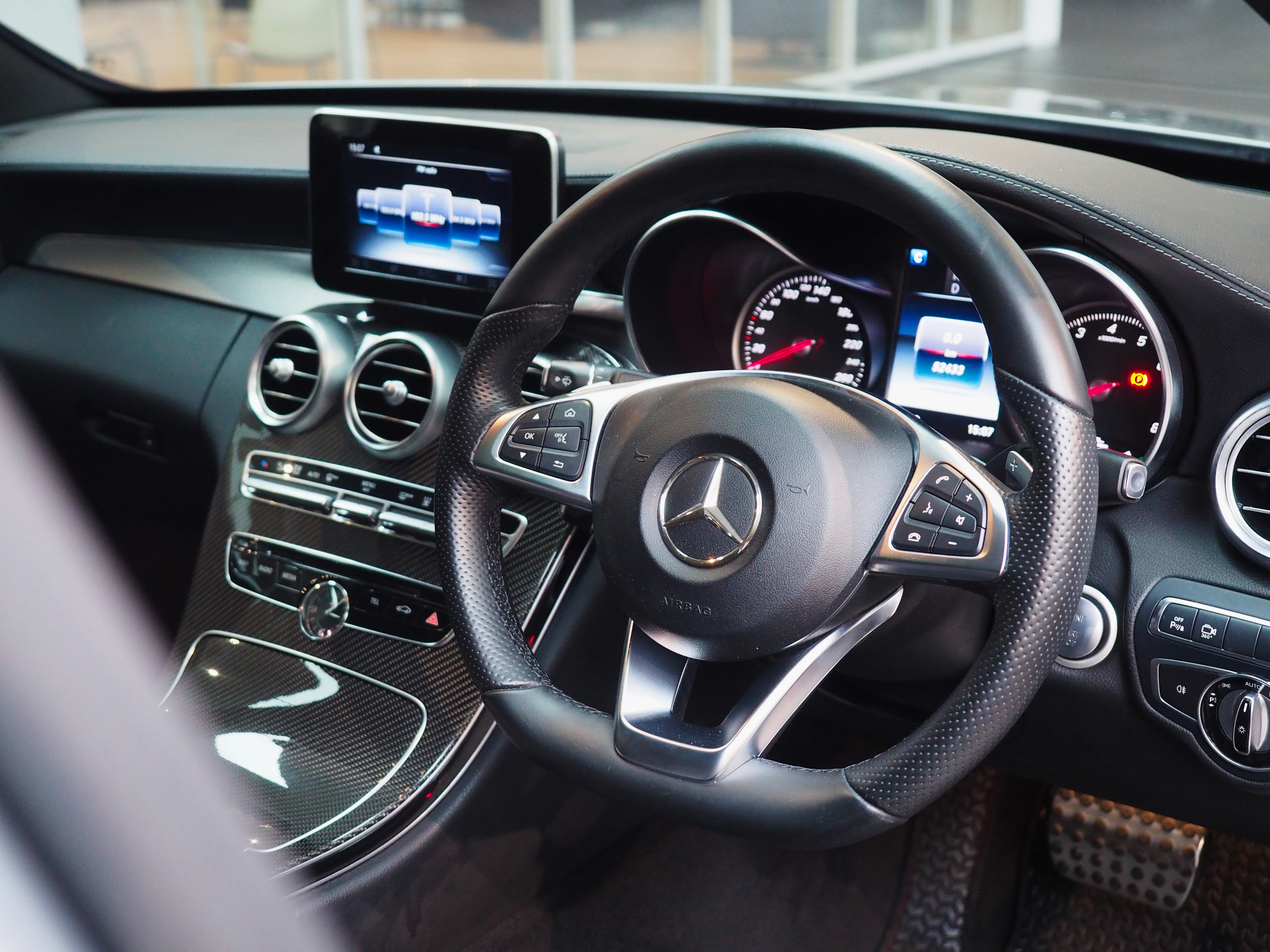 จองแล้ว C350e AMG Plug in Hybrid W205