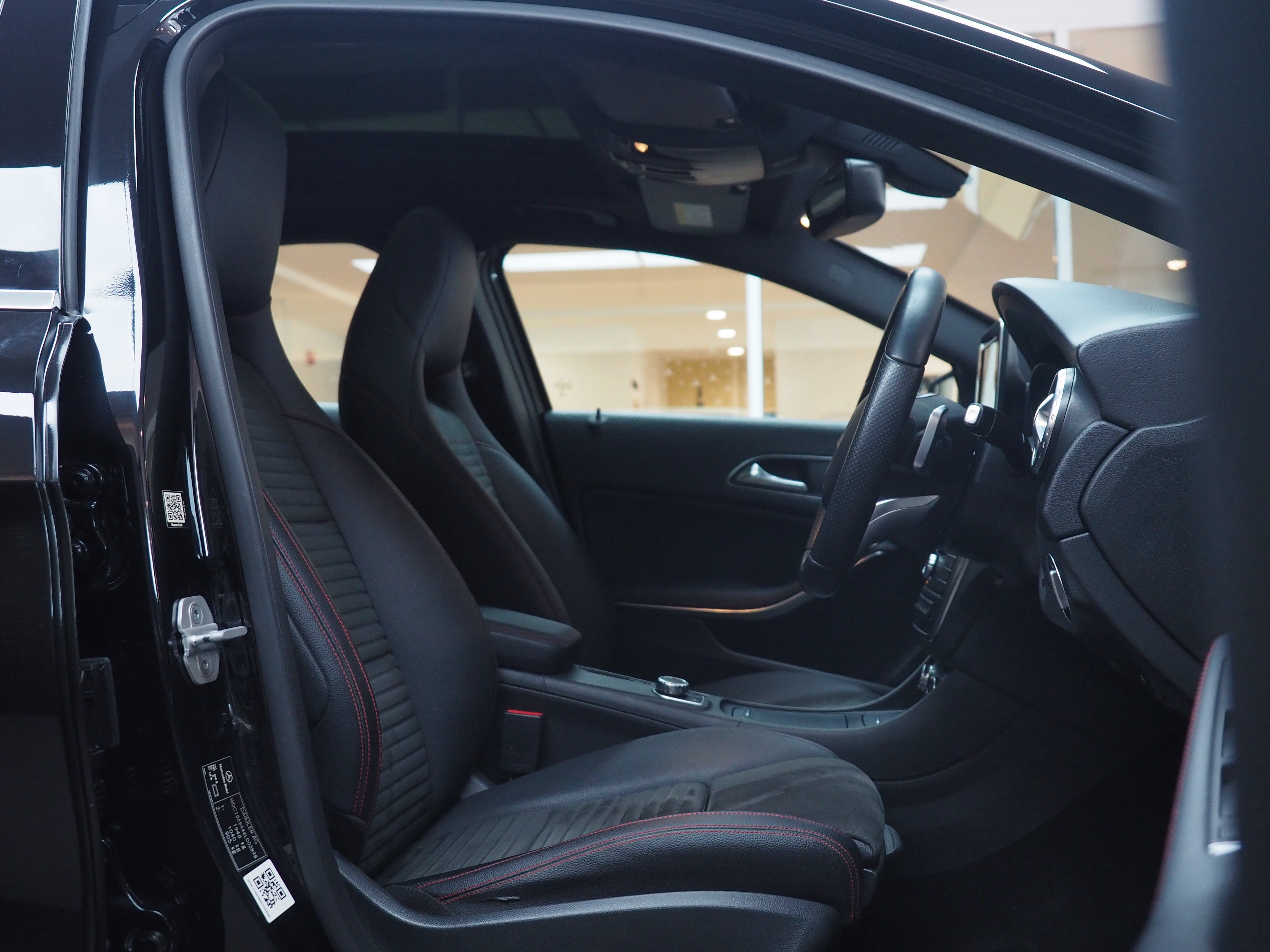 จองแล้ว GLA250 AMG Dynamic W156