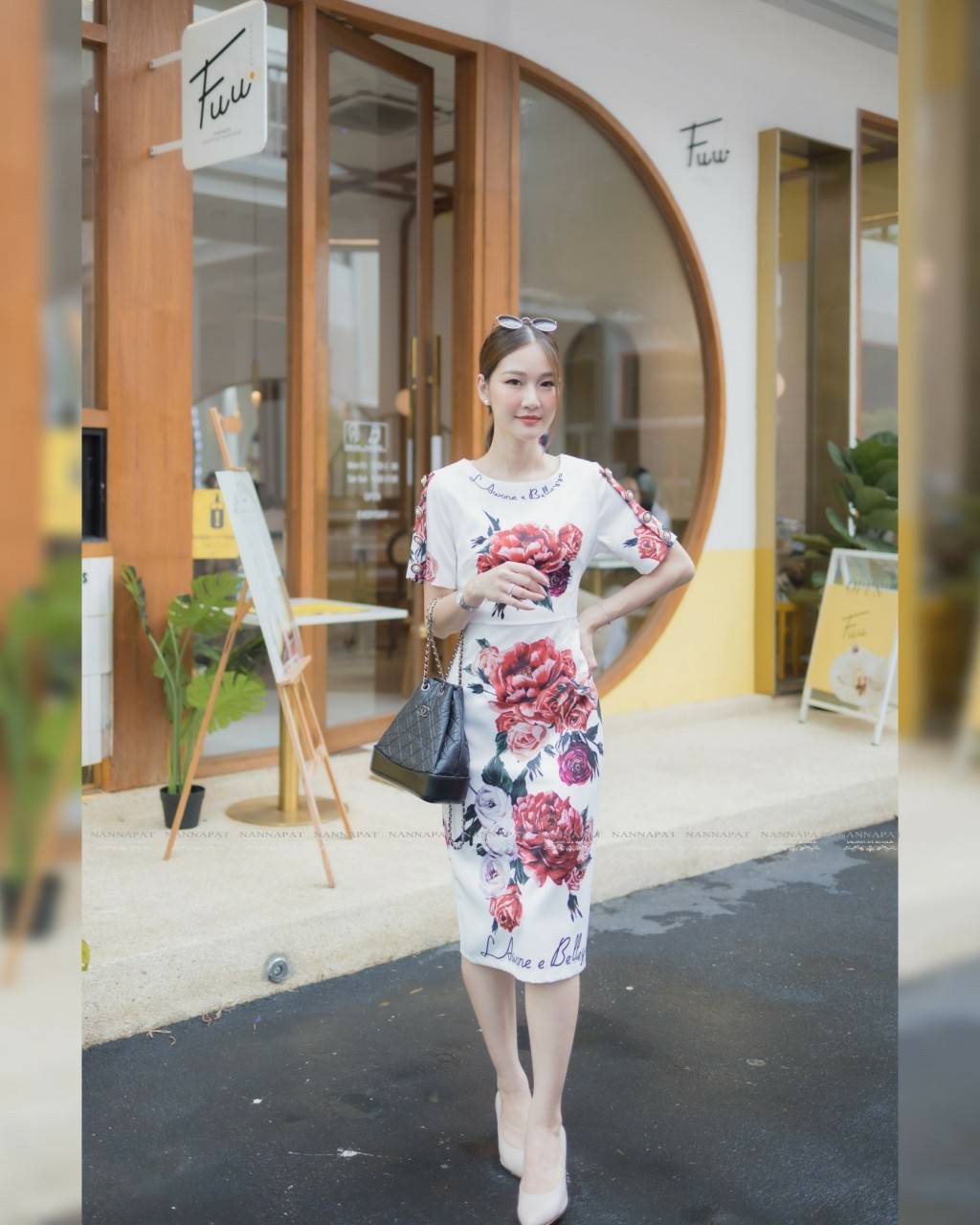 เดรส ซิปหลัง แต่งกระดุมที่แขน ลายดอก