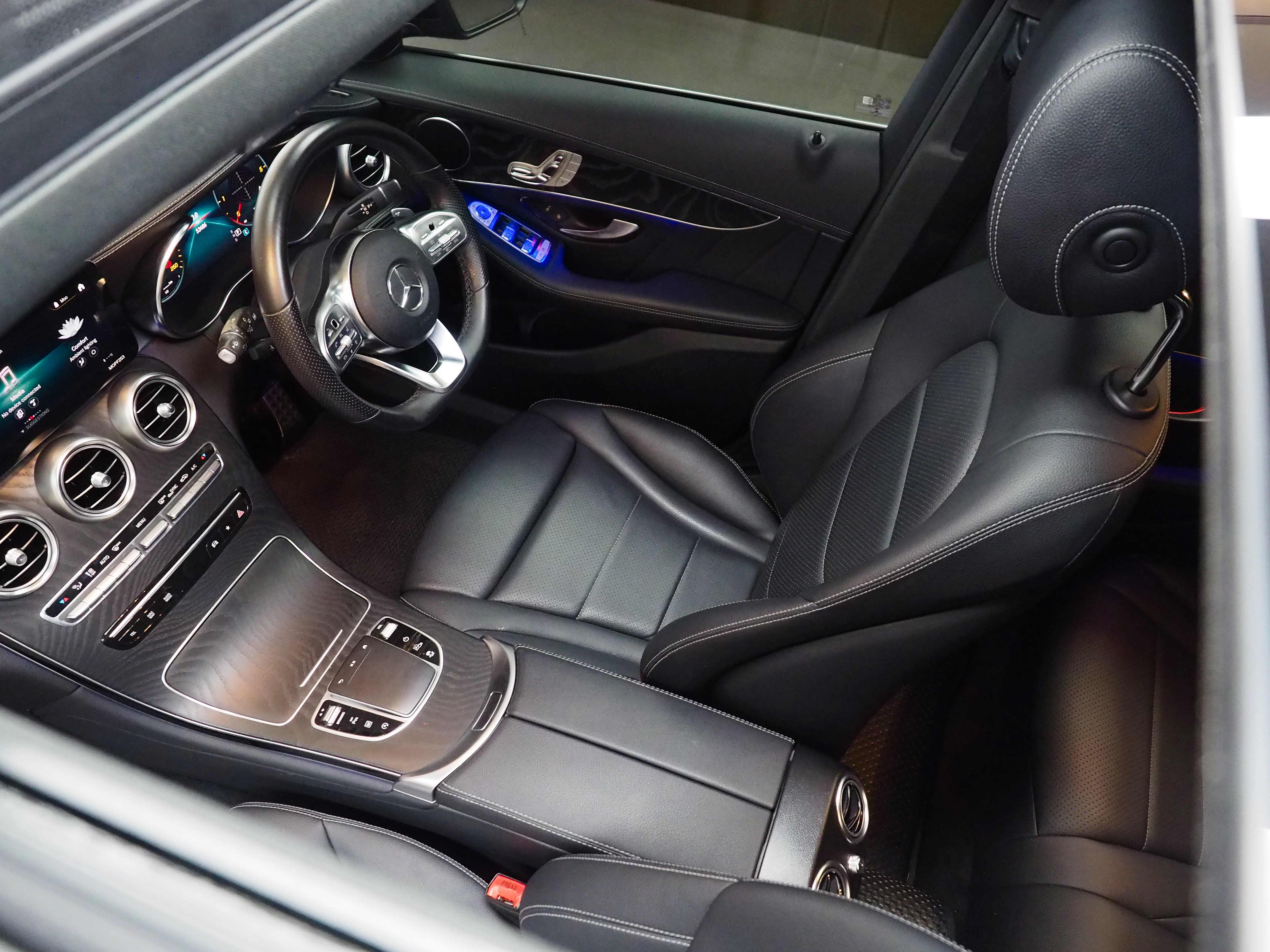 จองแล้ว GLC220d AMG Dynamic W253