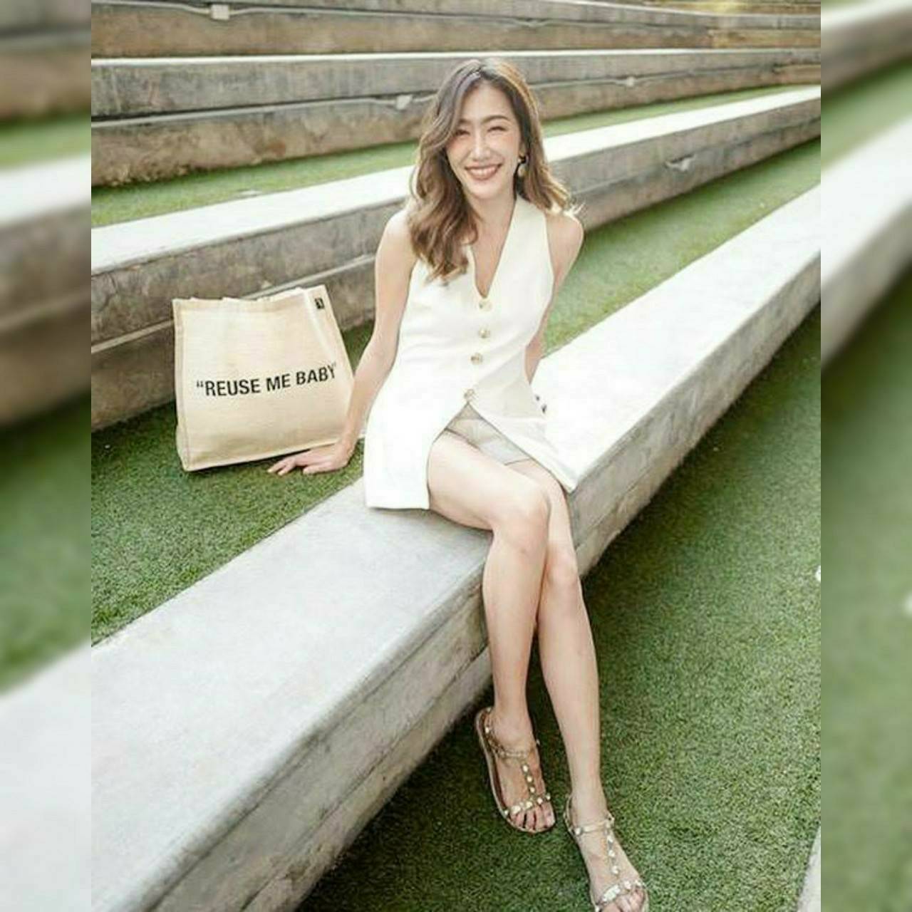 เสื้อซิปหลัง ผ่าหน้าแต่งกระดุมหน้า