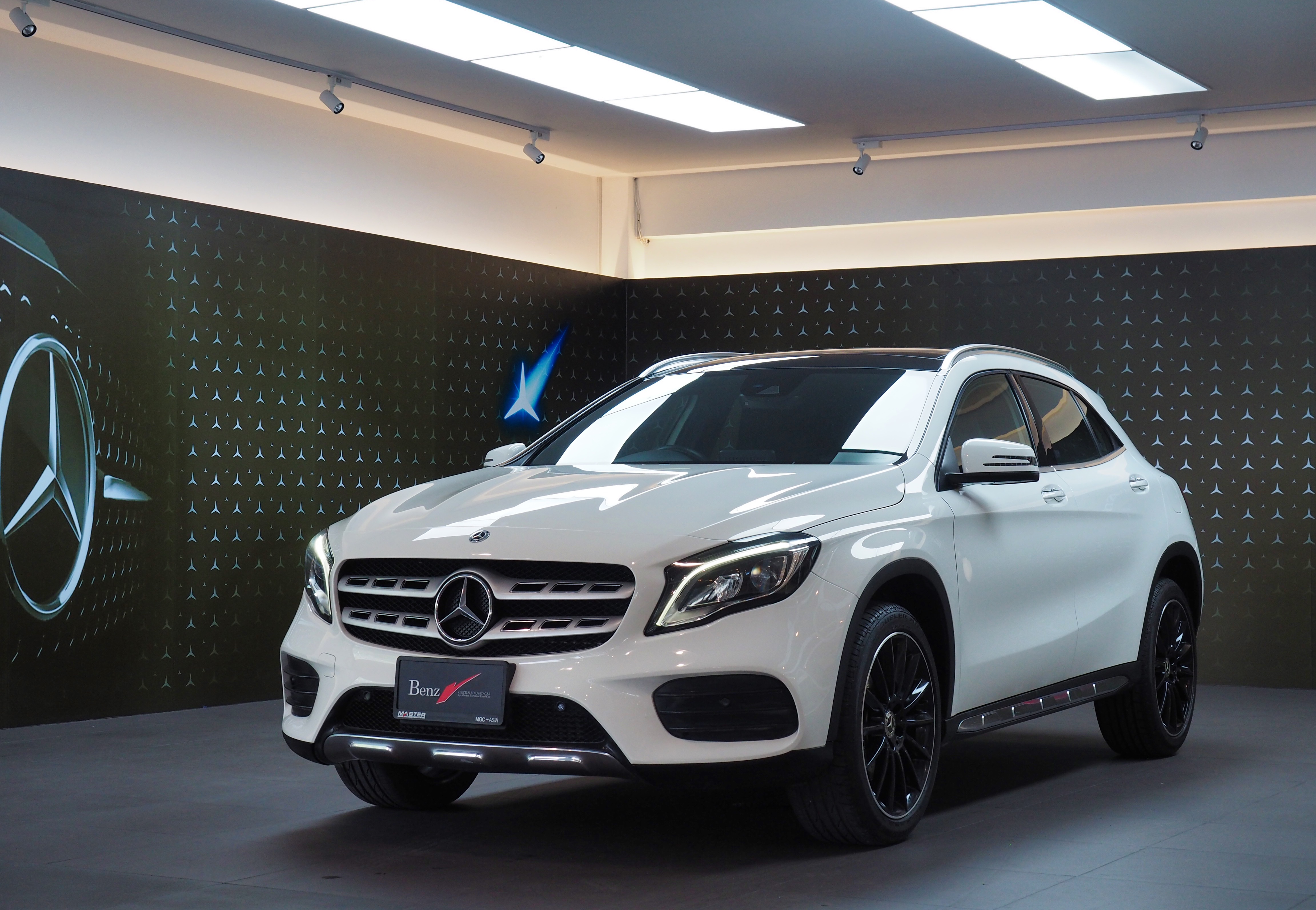 จองแล้ว GLA250 AMG Dynamic W156