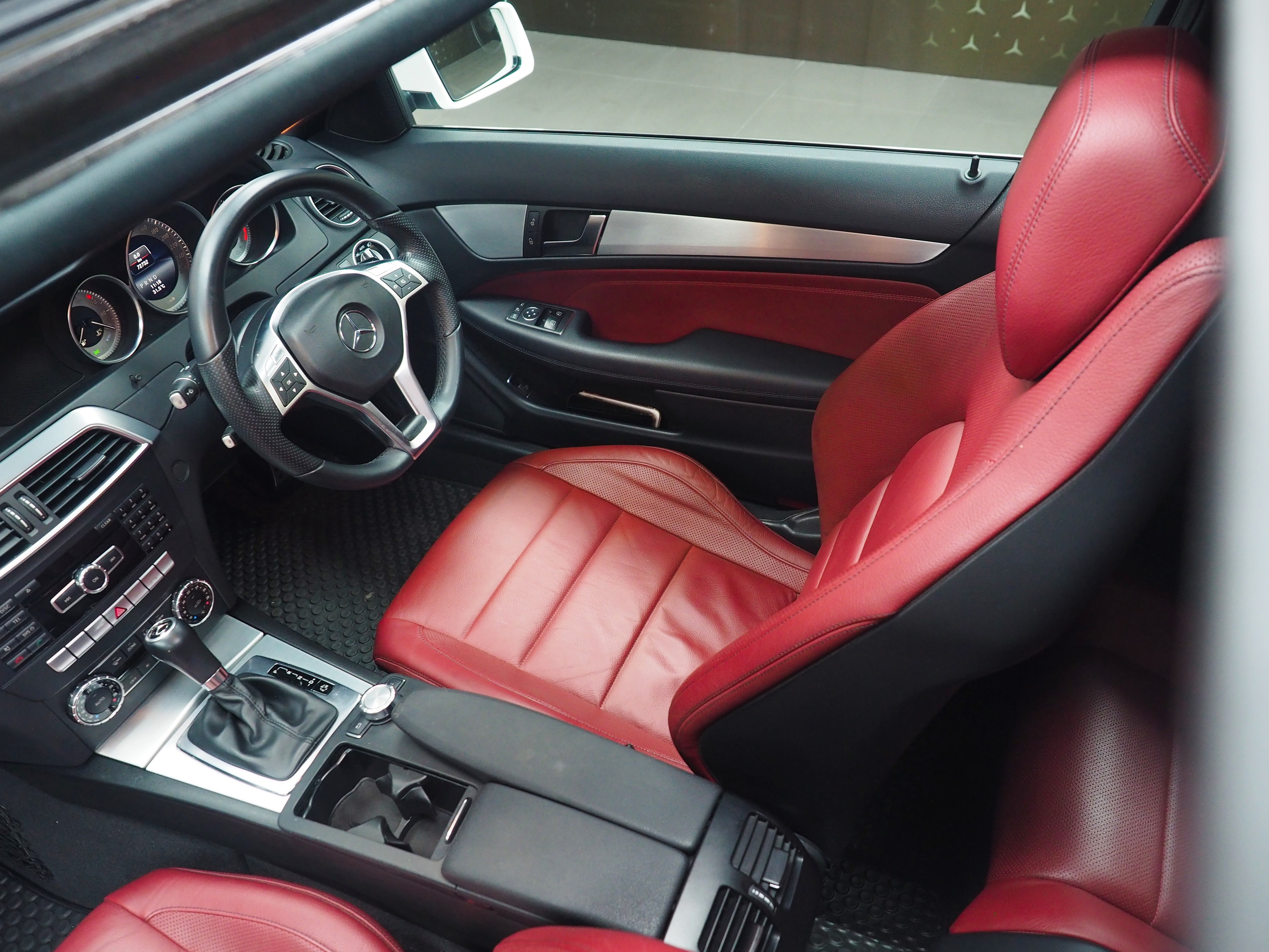 จองแล้ว C180 Coupe AMG W204