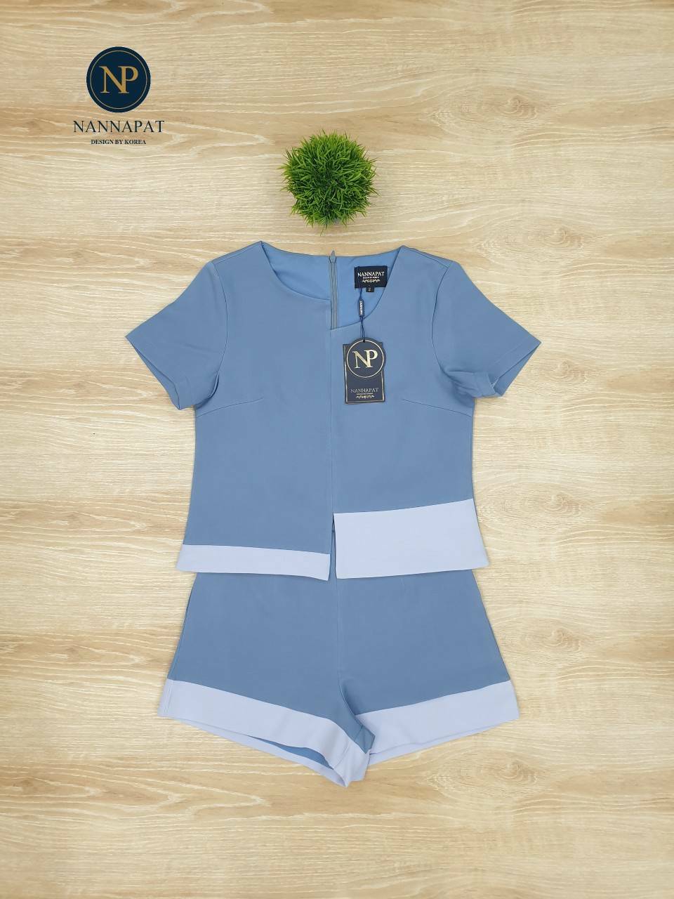 เสื้อซิปหลัง กางเกงมีกระเป๋า