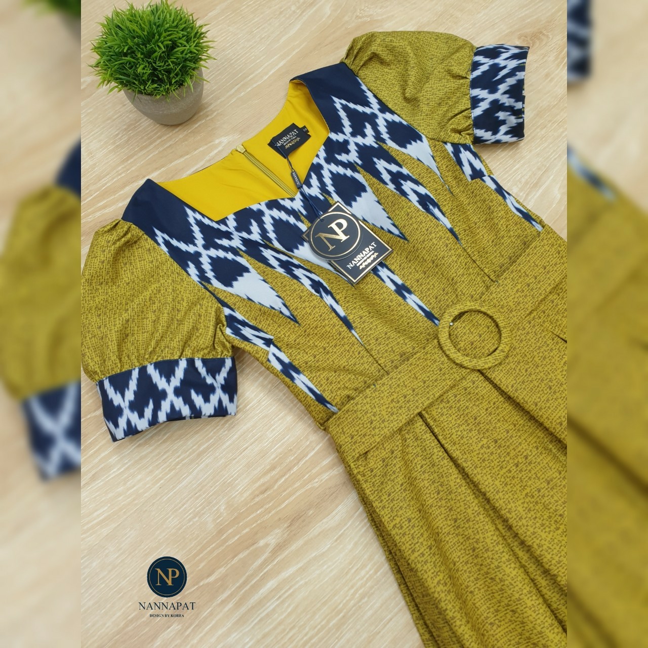 เดรสซิปหลัง แต่งเข็มขัด