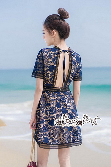 เดรสเนื้อผ้าทอลายลูกไม้แบบโปร่ง