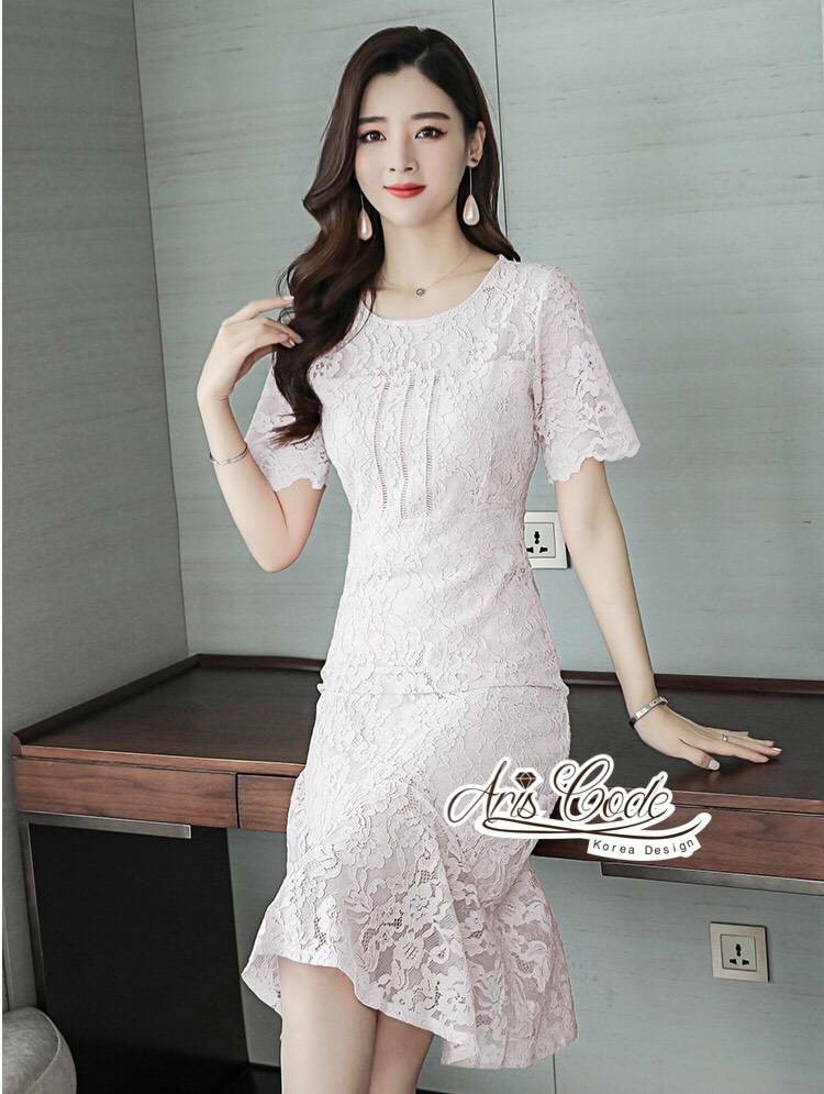 ดรสลูกไม้สีขาว คอกลมแขนระบาย