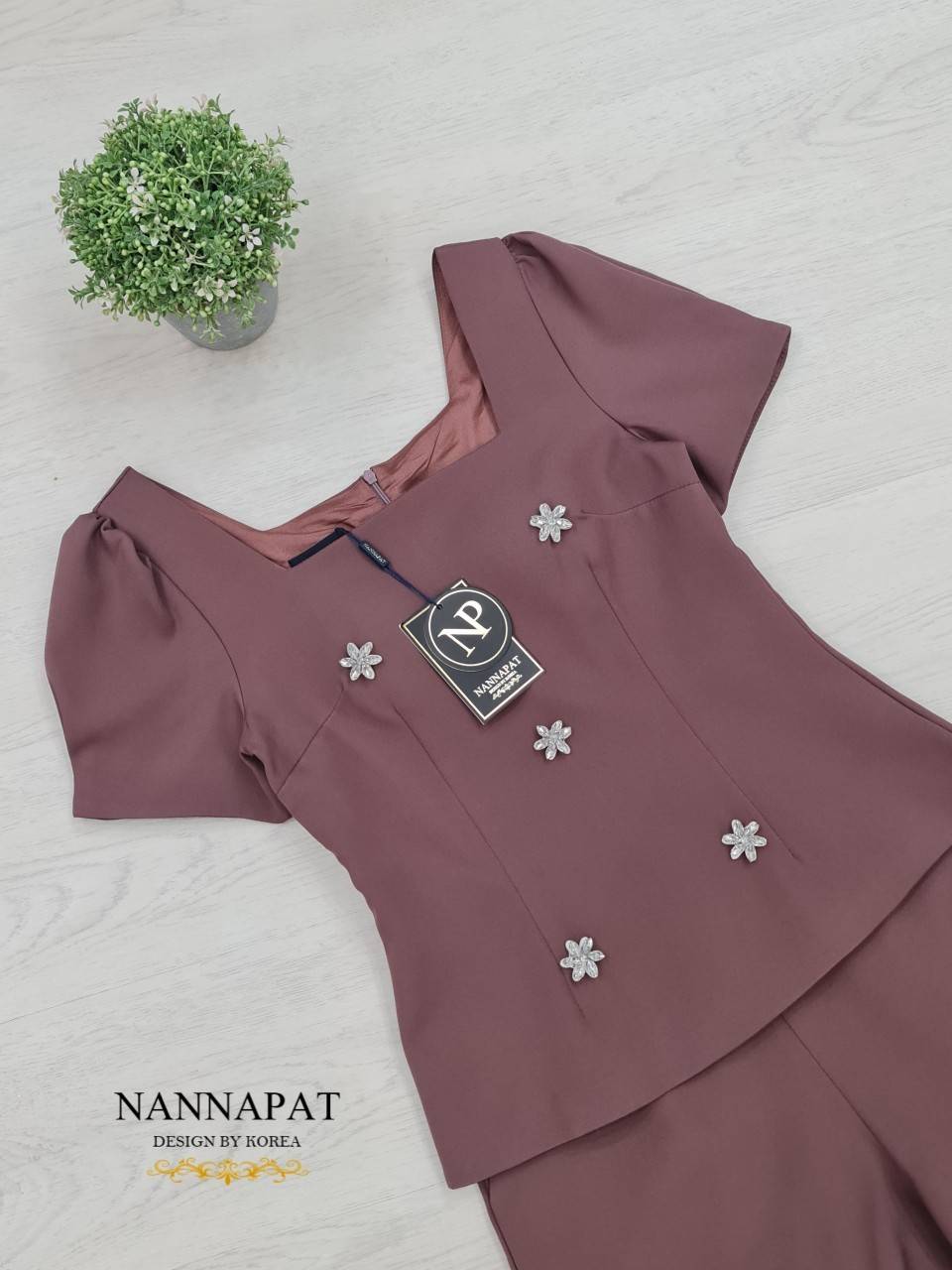 เสื้อซิปหลัง มีฟองน้ำอก แต่งเพชร