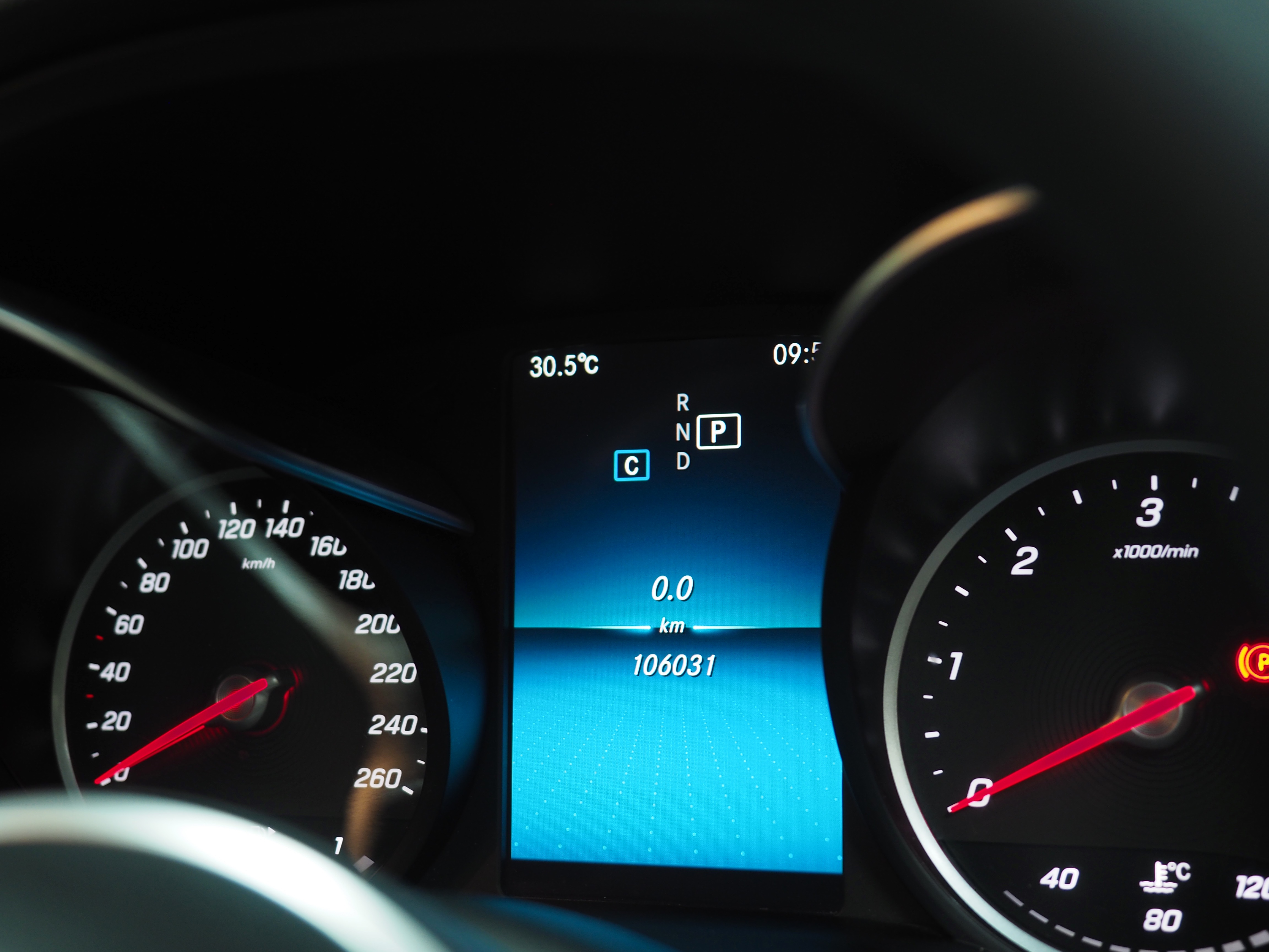 จองแล้ว C220d Avantgarde W205