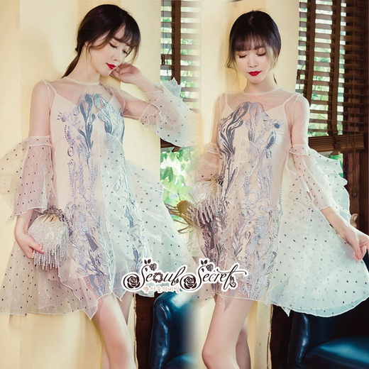 มินิเดรสสวยหรู ลุคสาวแฟชั่นนิสตร้า