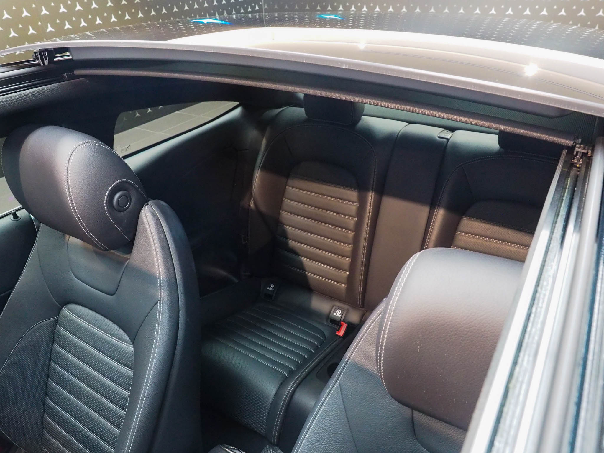 จองแล้ว C200 Coupe AMG W205