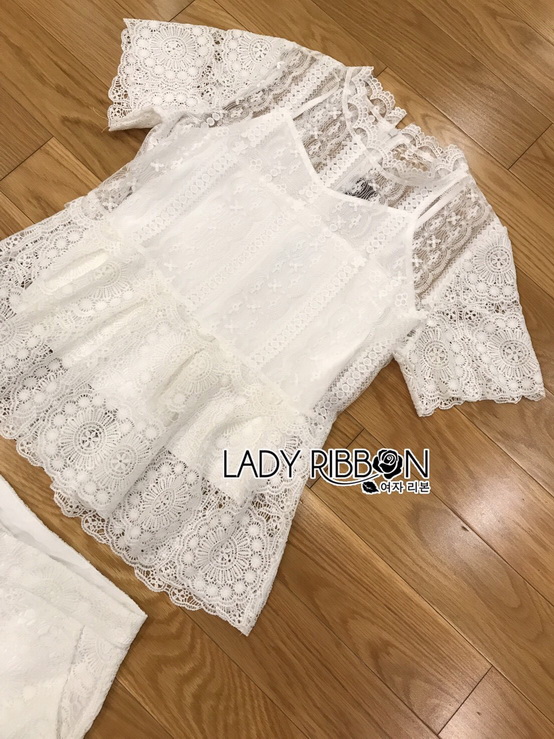 เซ็ตเสื้อและกางเกงสามส่วนผ้าลูกไม้สีขาว