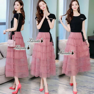 เสื้อผ้ายืด cotton สีดำปักตัวอักษรสีชมพูอก