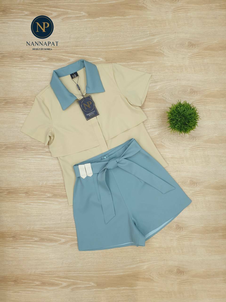 เสื้อคอปก กระดุมหน้า