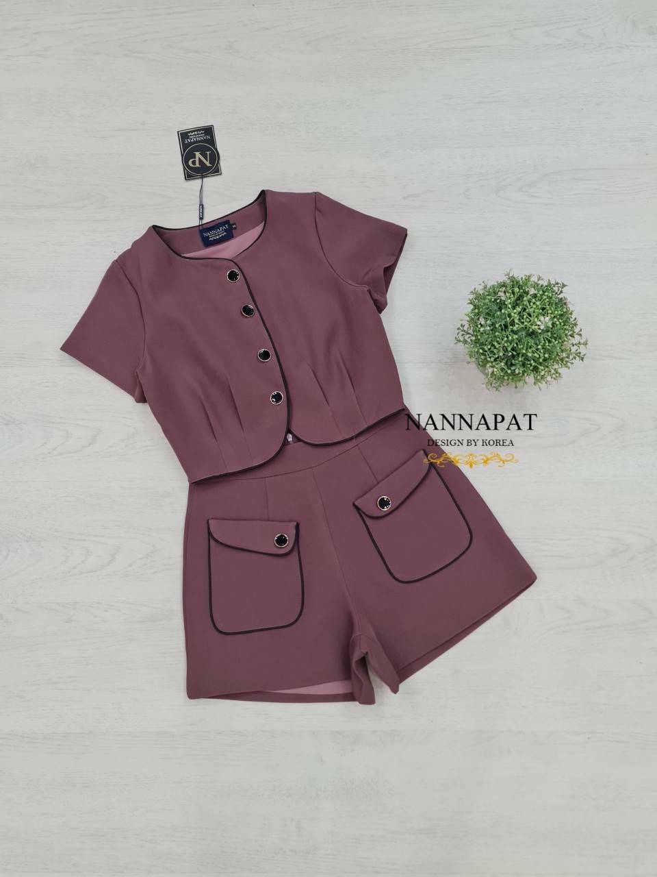 เสื้อกระดุมหน้าเก๋ไก๋