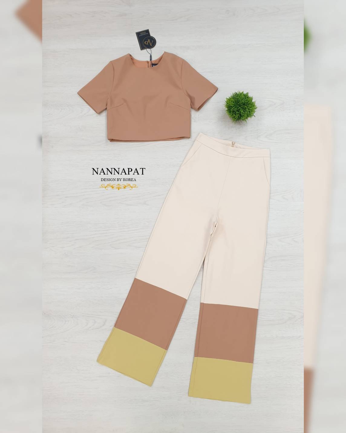 คัทติ้งเป๊ะ เสื้อซิปหลัง กางเกงทรีโทน