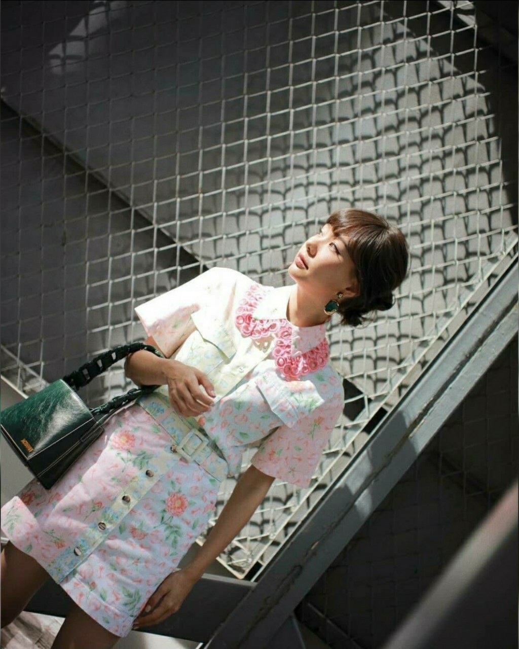 เสื้อกระดุมหน้า แต่งปกคอด้วยผ้าปัก