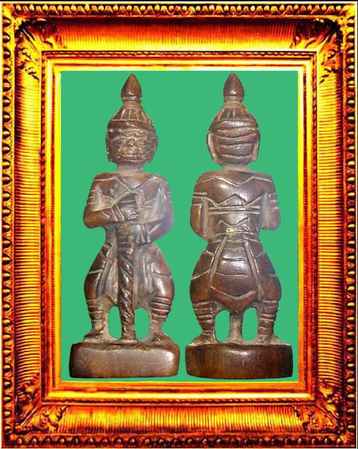 ท้าวเวสสุวัณไม้แกะหลวงปู่บุญวัดกลางบางแก้ว องค์ที่ 1