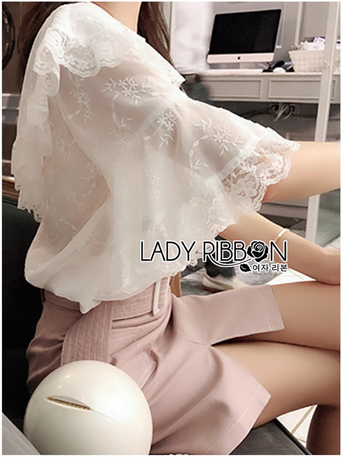 เสื้อผ้าลูกไม้ตกแต่งคอระบายสีขาวสุดหวาน