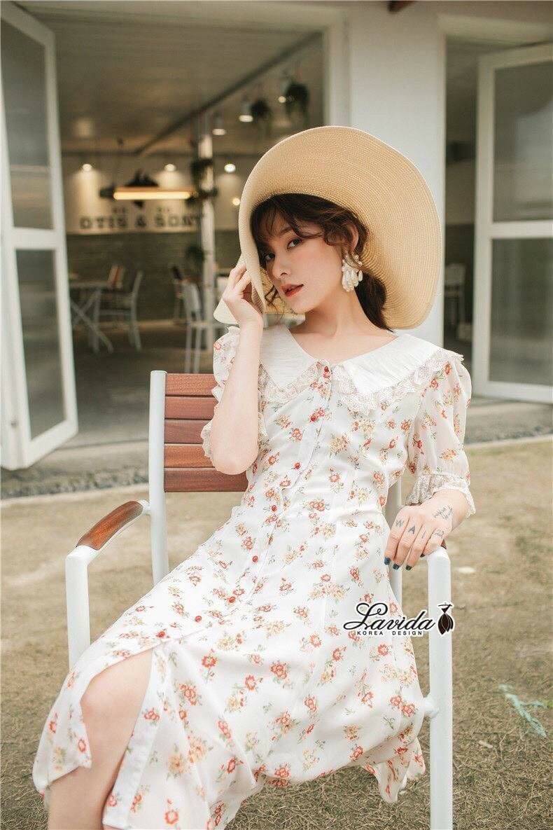 เดรสลายดอกไม้เล็กๆสีแดง ตัดกับผ้าโทนครีมทอง