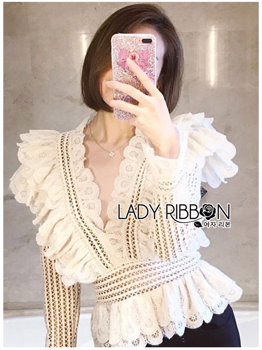 เสื้อผ้าลูกไม้ทรงคอลึกตกแต่งระบายเลเยอร์