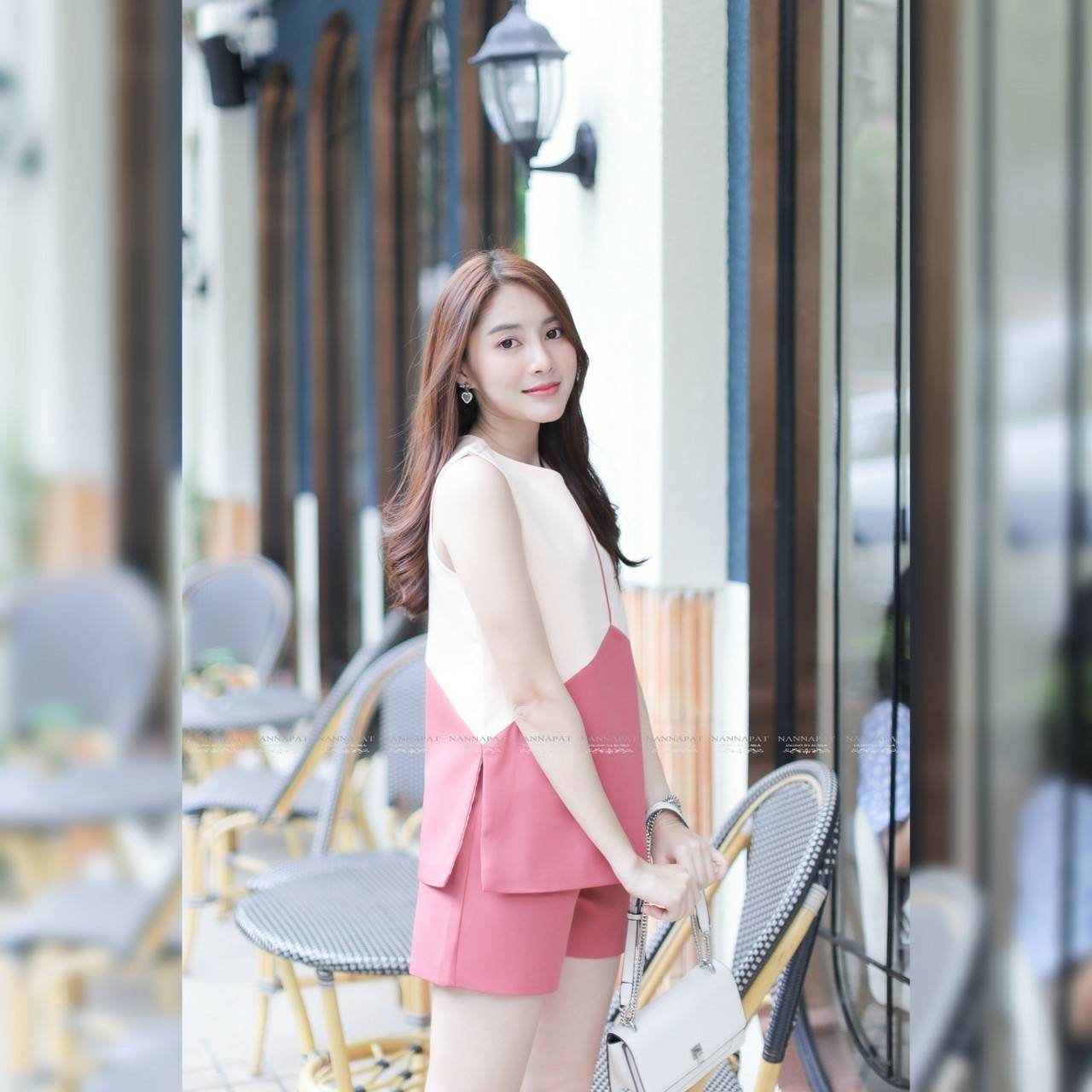 ตัวเสื้อซิปหลังตัวทูโทน