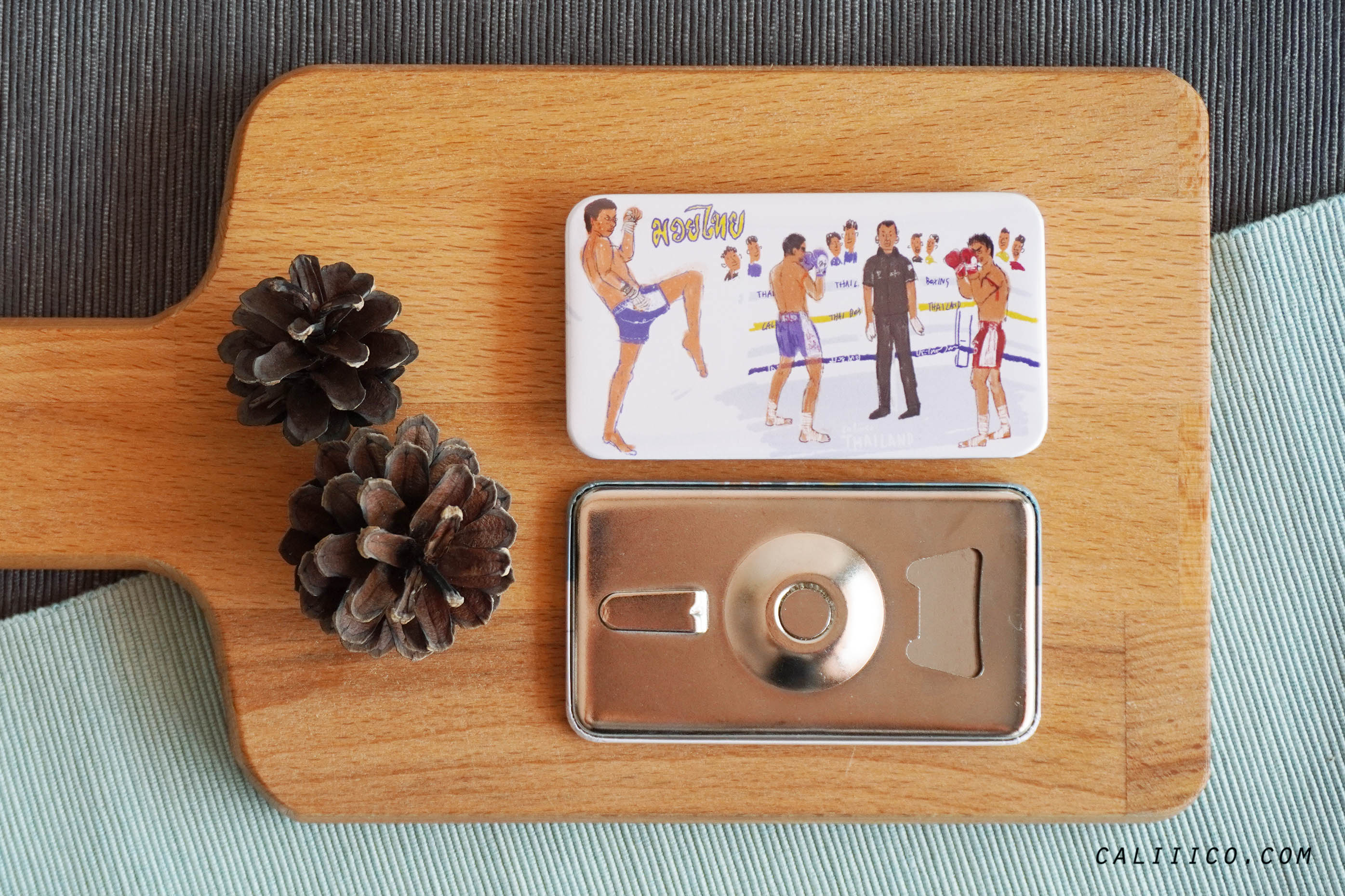 Caliiicoที่เปิดขวดพร้อมแม่เหล็ก ลายมวยไทยbottle opener with magnet Thai boxing Camp2