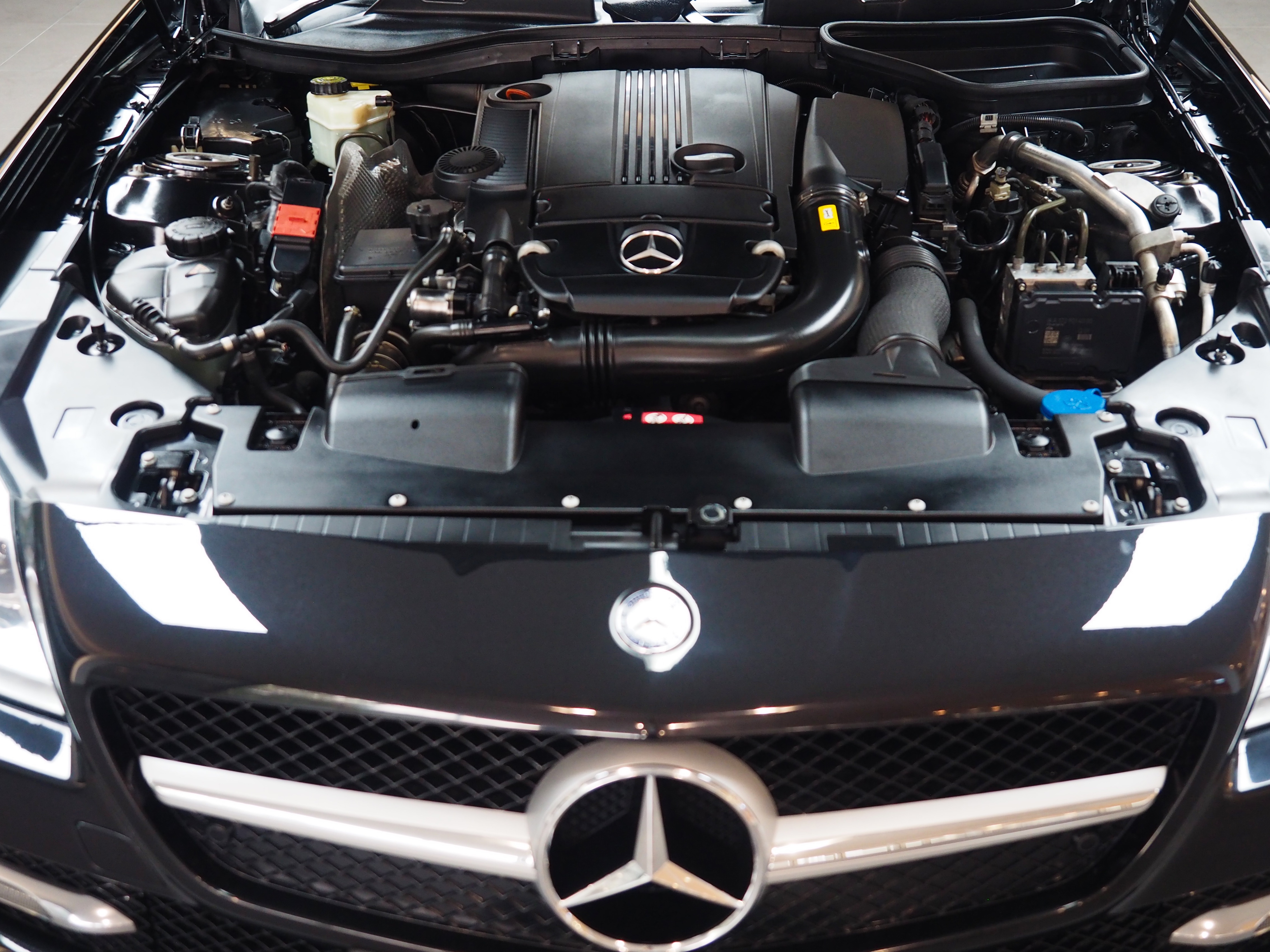 จองแล้ว SLK250 AMG R172