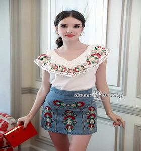 เสื้อคอวีพร้อมกระโปงยีนส์ผ้าดี