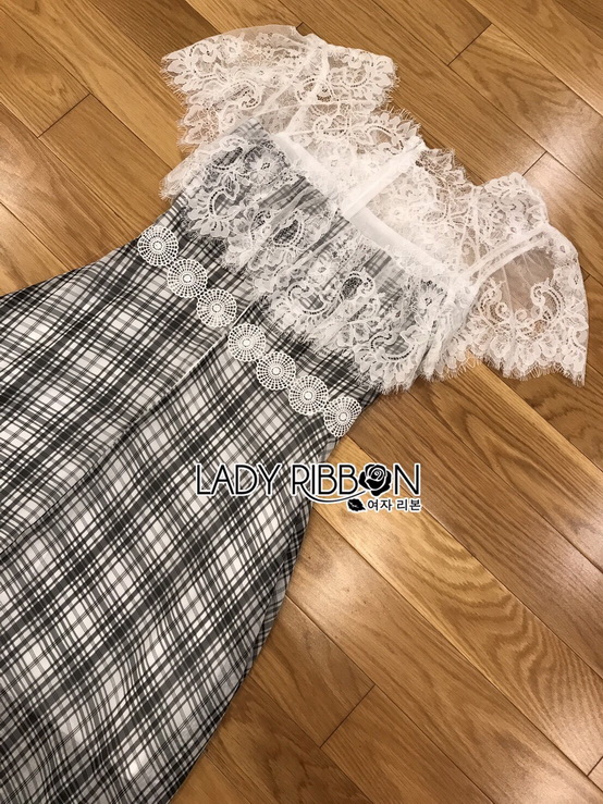 เดรสยาวลายสก็อตสีดำตกแต่งลูกไม้สีขาว