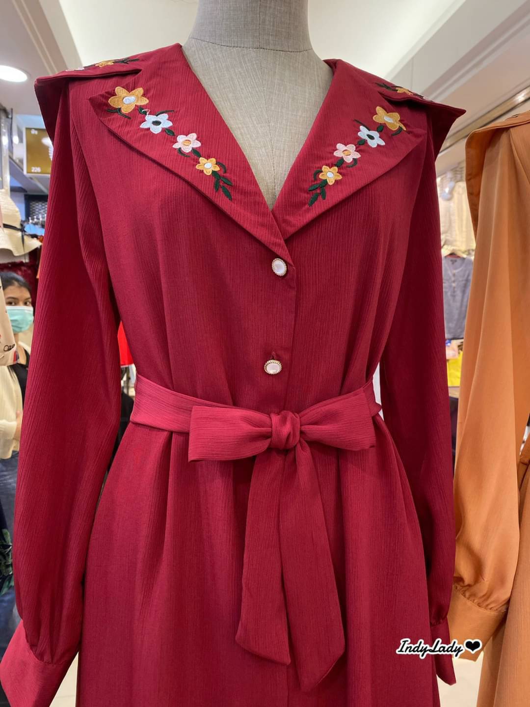 Dress กระดุมหน้าแขนยาว