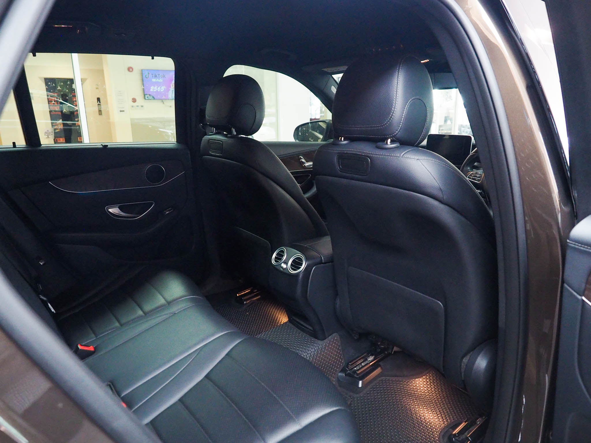 จองแล้ว GLC250d 4MATIC off-Road W253