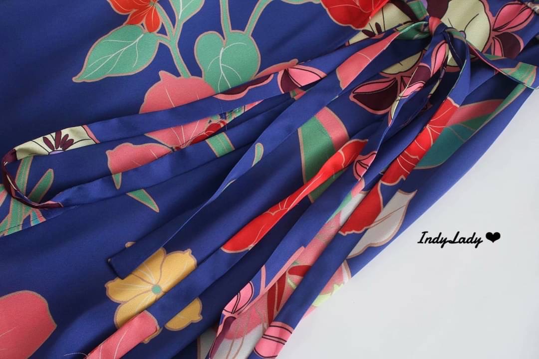 Maxi Dress แขนยาว คอวี