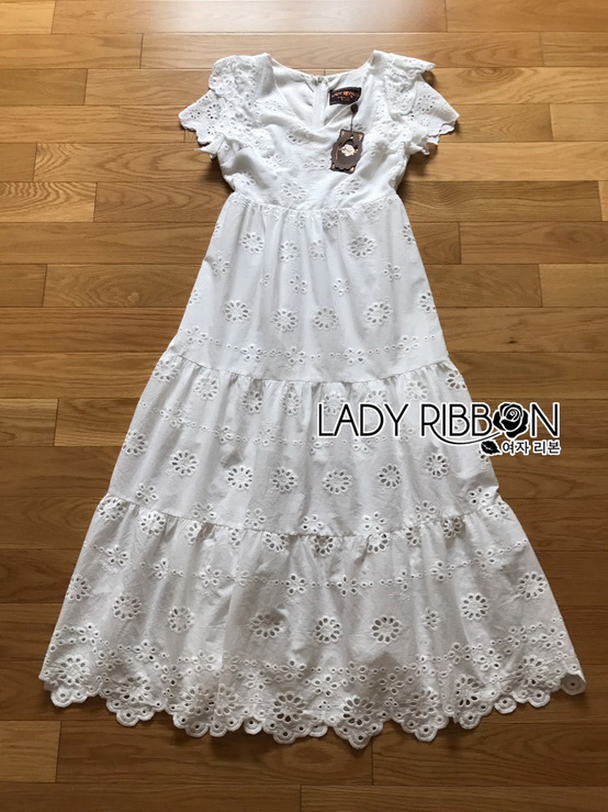 Dress เดรสยาวผ้าคอตตอนสีขาวปักและฉลุลายดอกไม้