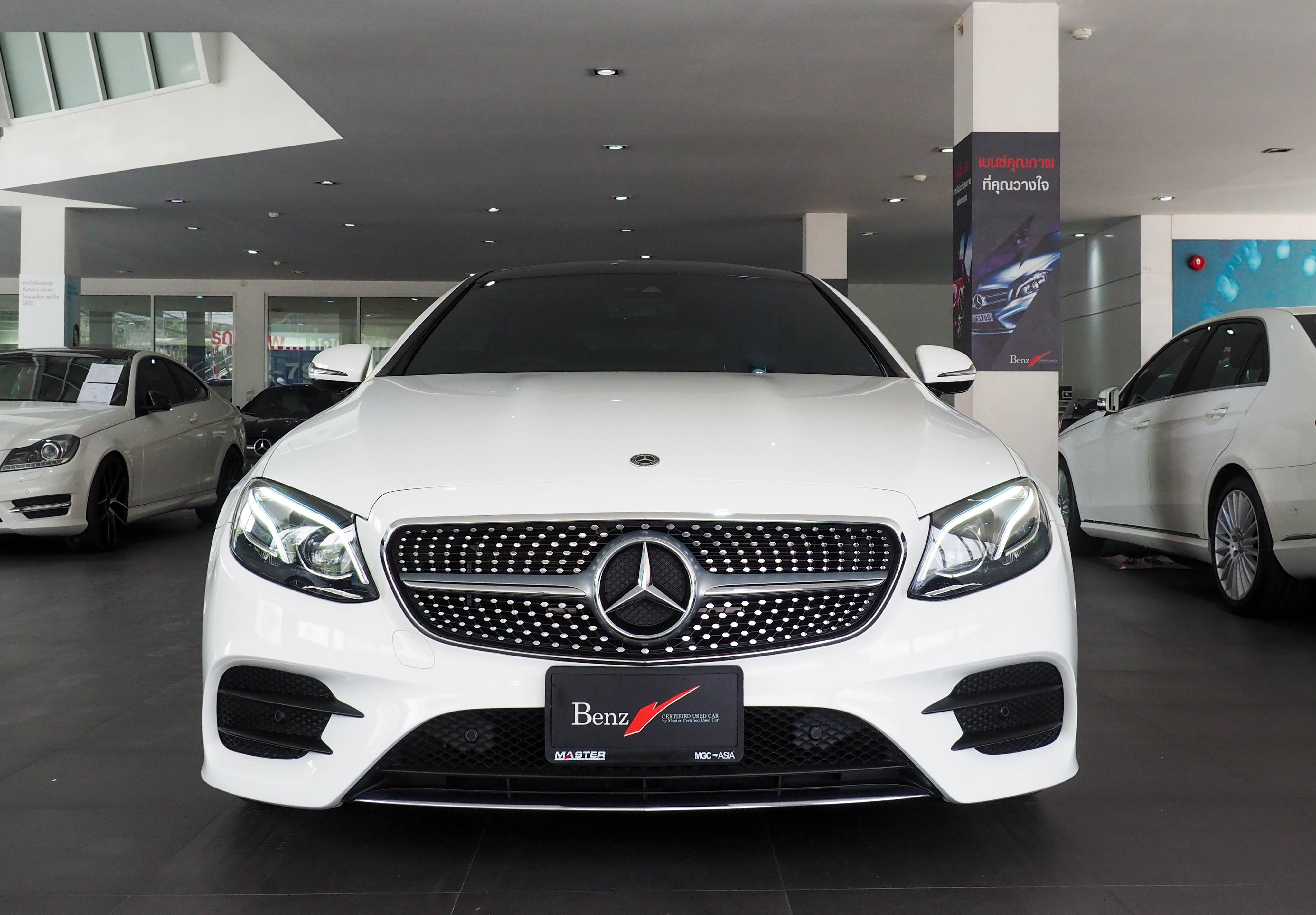 จองแล้ว E300 Coupe AMG W238