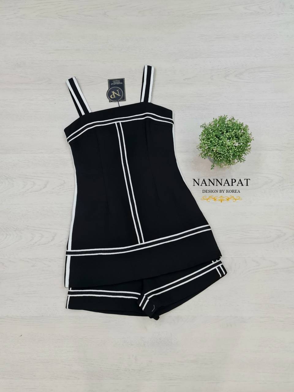 เสื้อทรงยาว ซิปหลัง ตัดเส้นลายเก๋ๆ