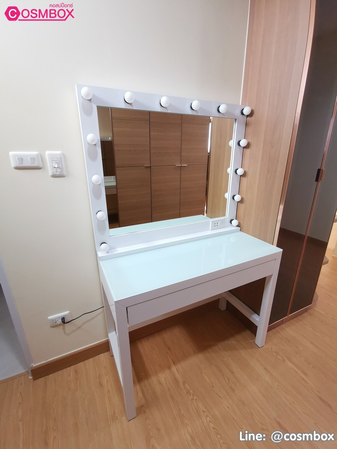 โต๊ะเครื่องแป้ง กระจกแต่งหน้า กระจกมีไฟ - W100 x D45 x H155 cm.
