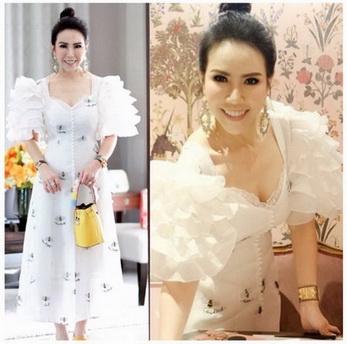 เดรสผ้าชีฟองสีขาวปักลายตกแต่งแขนระบาย
