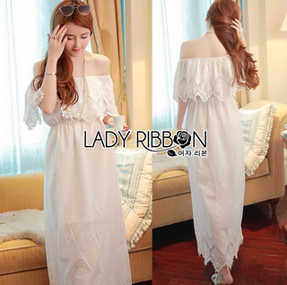 Lady Ribbon Online ขายส่งเสื้อผ้าออนไลน์ Lady Ribbon พร้อมส่ง LR08040816 🎀 Lady Ribbon's Made 🎀 Lady Floral Embroidered and Laser-Cut Off-Shoulder Maxi Dress